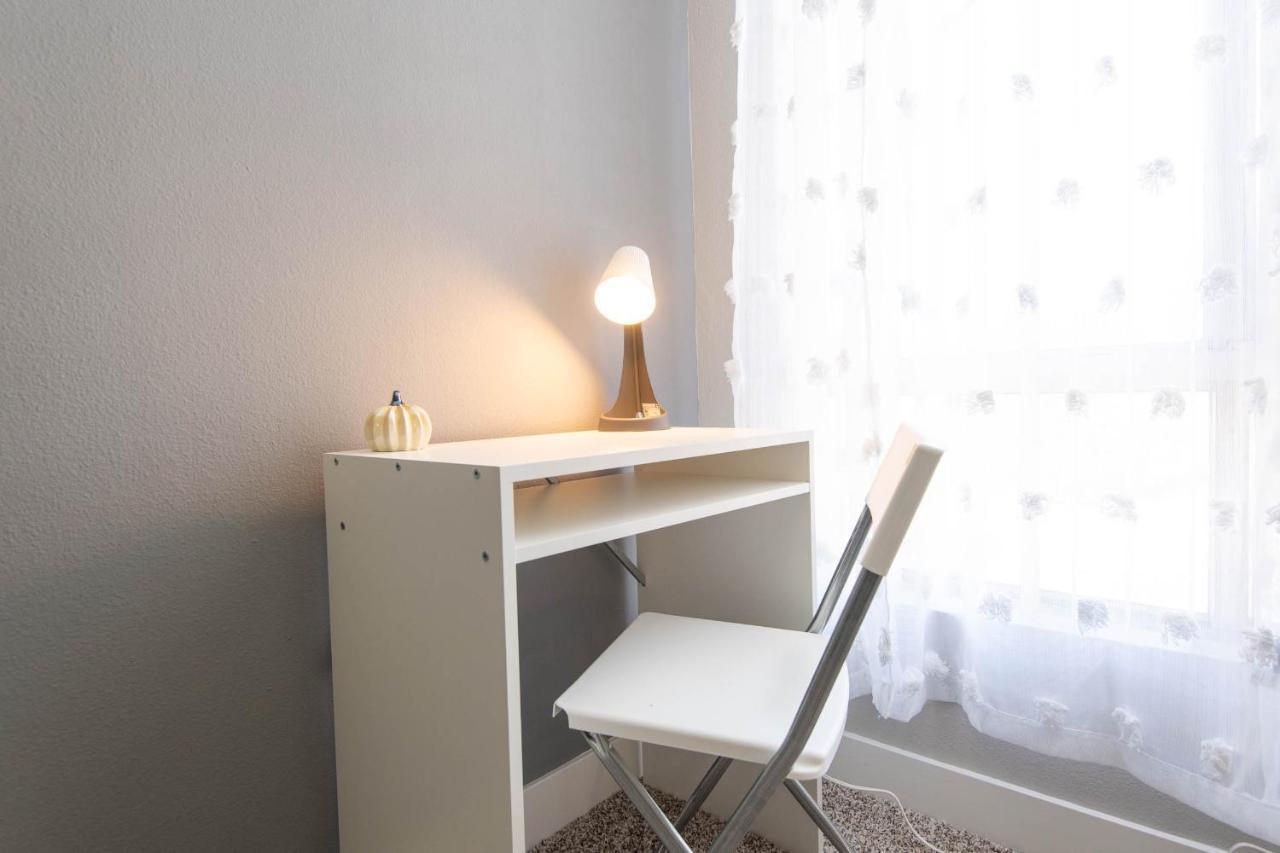 Apartment Luxury One Bedroom Free Parking&pool *
